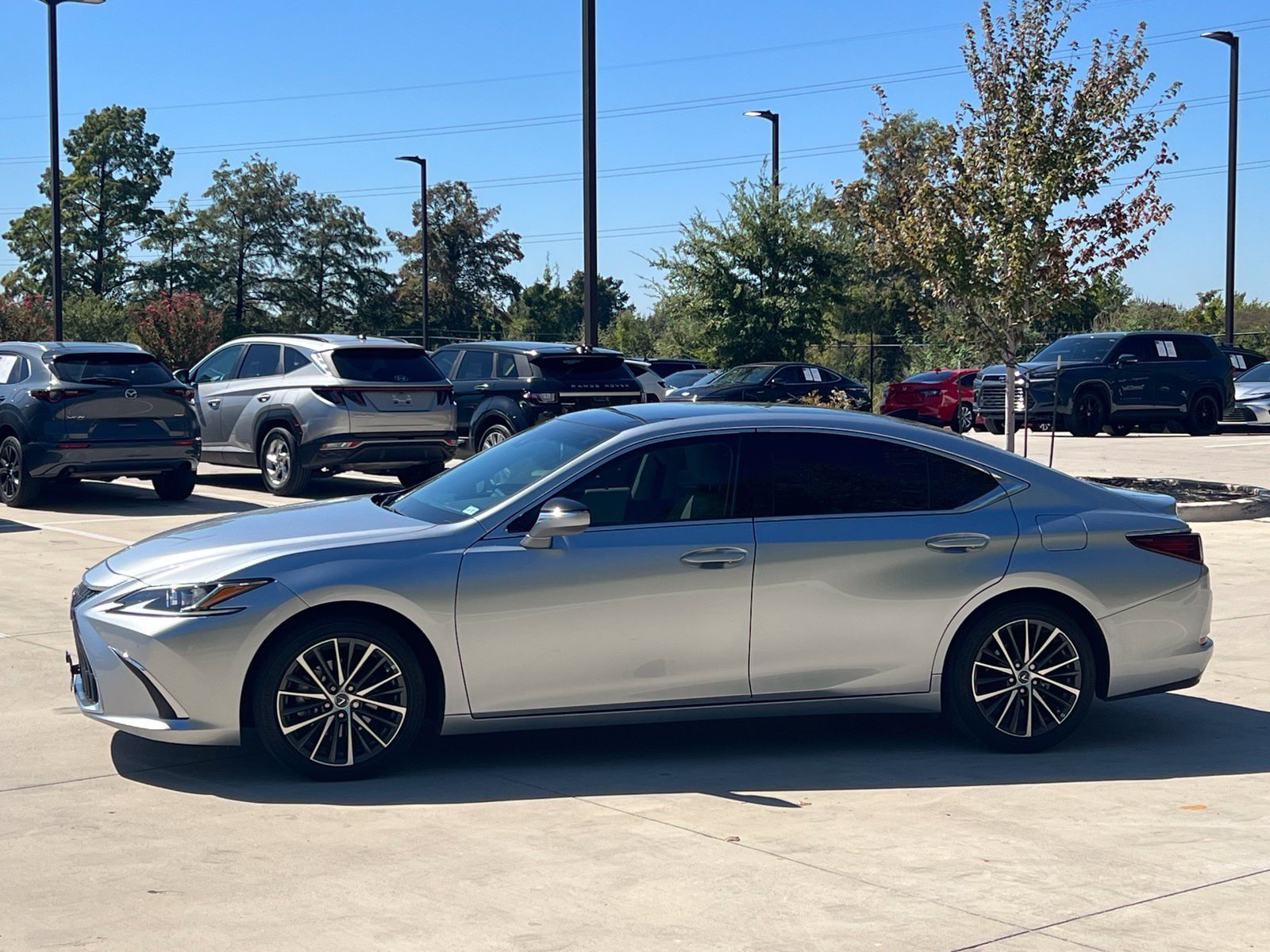 Used 2022 Lexus ES 350 w/ Premium Package FWD image 6