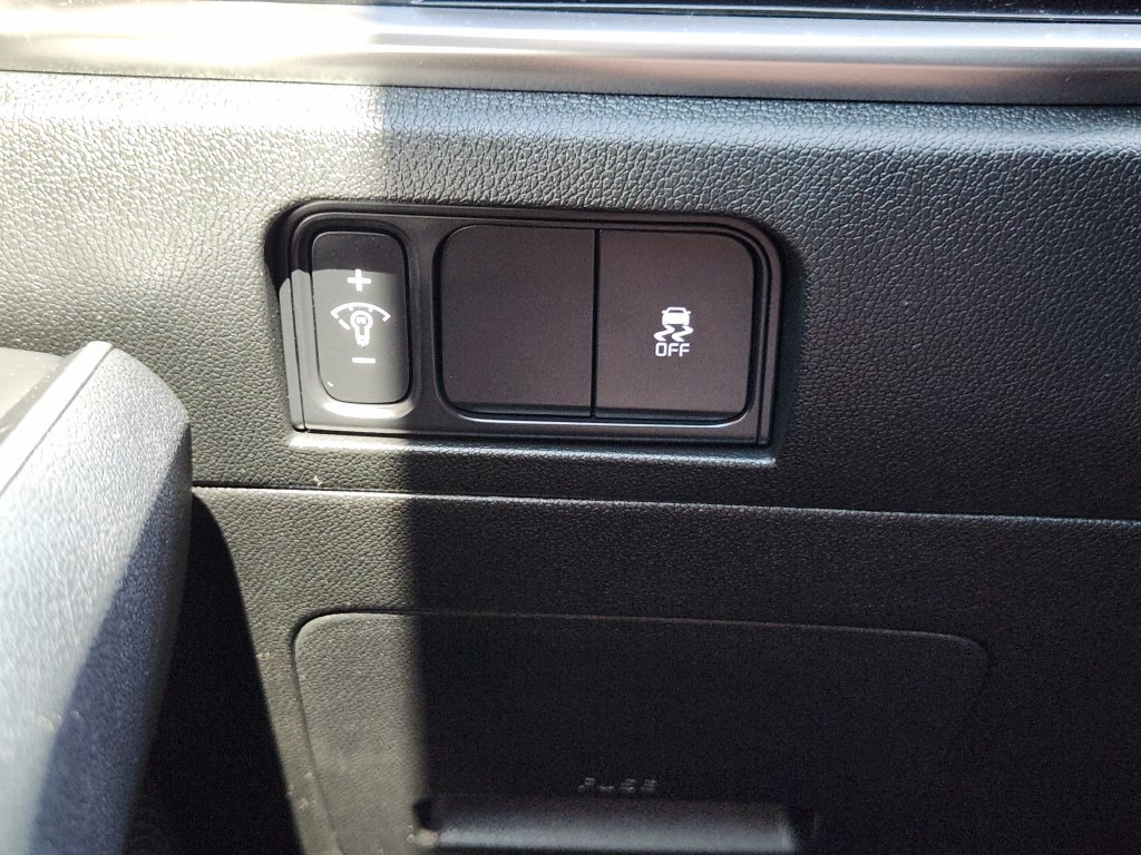 Used 2025 Kia Sorento S w/ Panoramic Sunroof Package FWD image 23
