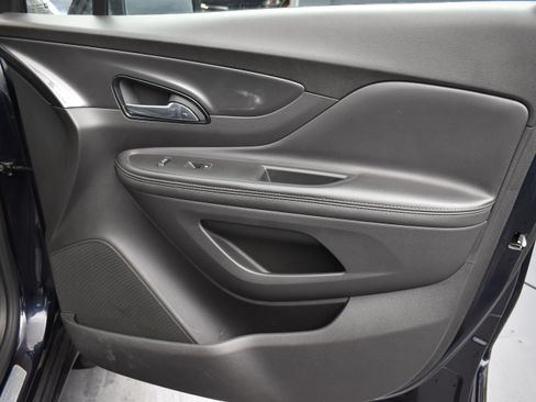 Used 2021 Buick Encore Preferred FWD image 35