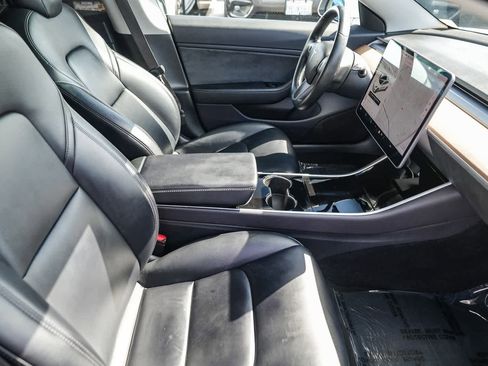 Used 2018 Tesla Model 3 Long Range image 15