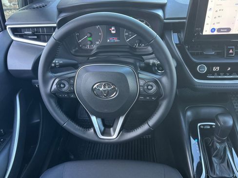 Used 2025 Toyota Corolla SE image 16