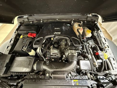 Used 2018 Jeep Wrangler Unlimited Sport S image 10