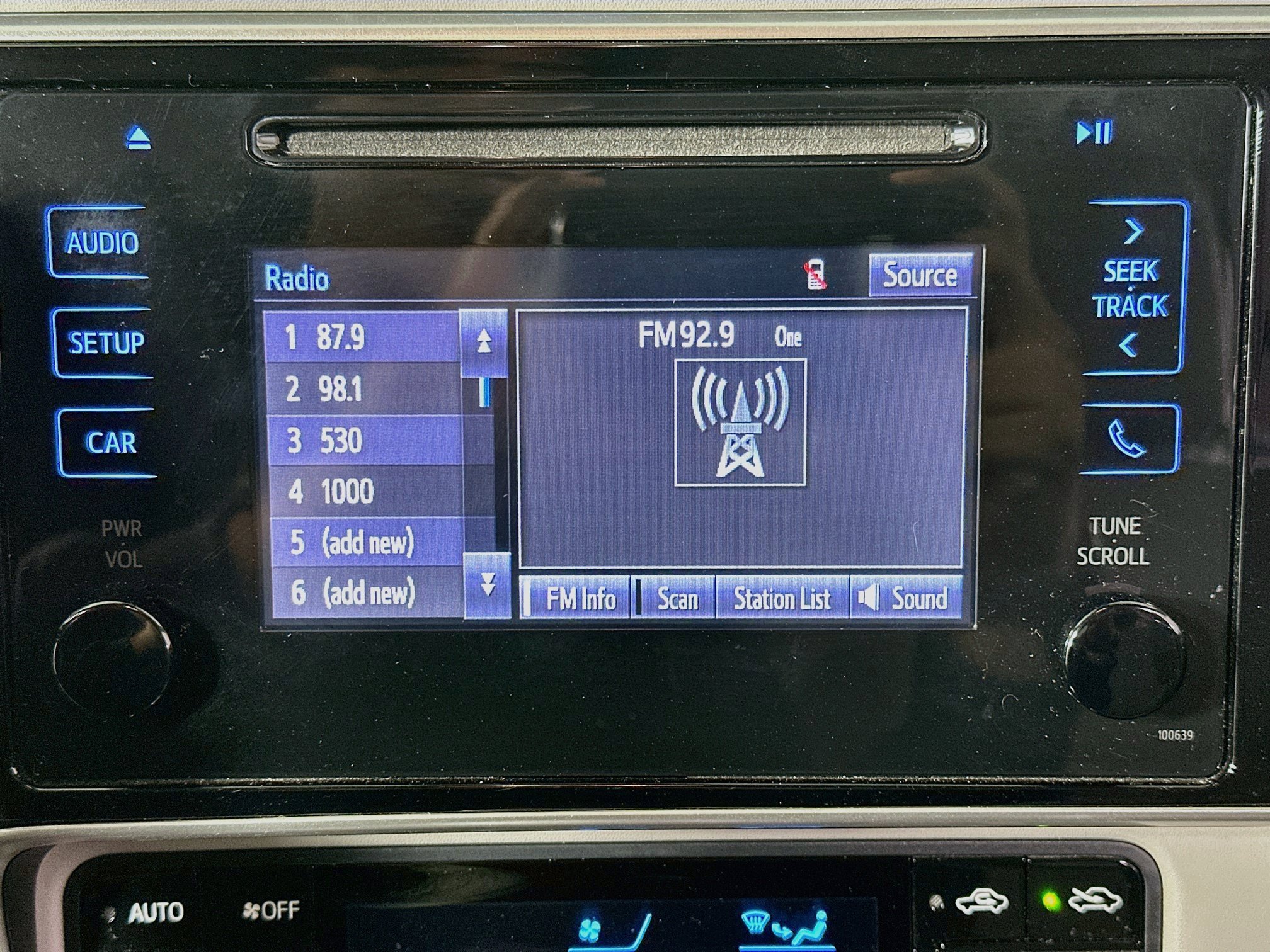 Used 2017 Toyota Corolla LE FWD image 19