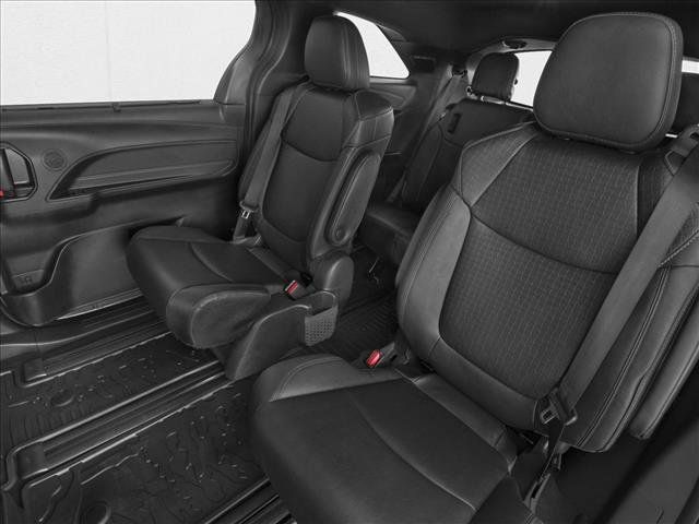 New 2026 Toyota Sienna XLE Woodland Edition AWD/4WD image 9