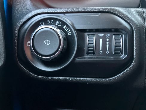 Used 2022 Jeep Wrangler Unlimited Sport AWD/4WD image 13