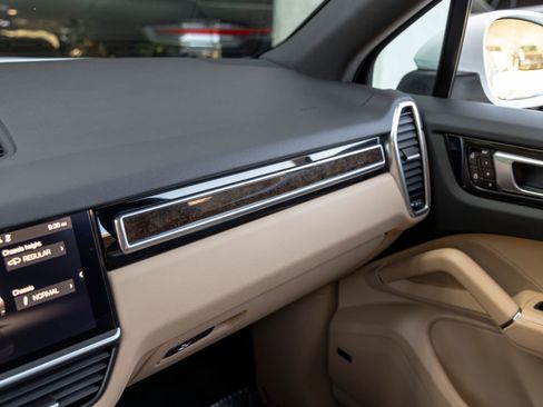 Certified 2021 Porsche Cayenne S AWD/4WD image 45