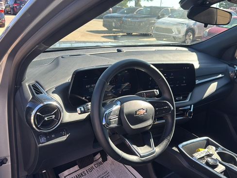 Used 2026 Chevrolet Equinox LT FWD image 15