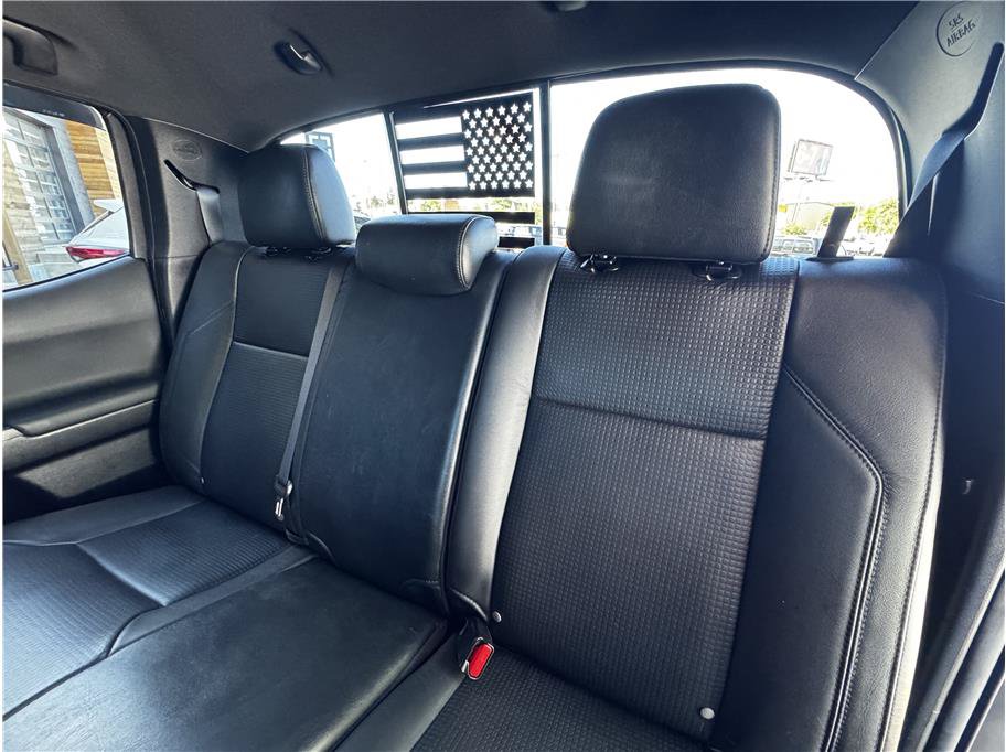 Used 2022 Toyota Tacoma TRD Sport w/ TRD Premium Sport Package AWD/4WD image 16