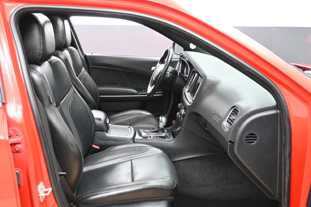 Used 2017 Dodge Charger R/T w/ Premium Group RWD image 10