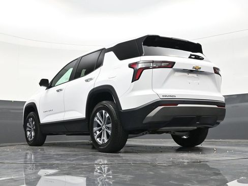 Used 2025 Chevrolet Equinox LT w/ Safety and Technology Package FWD image 23