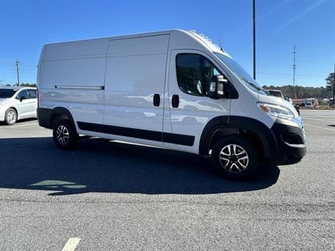 New 2026 RAM ProMaster 2500 w/ Quick Order Package 22G SLT image 4