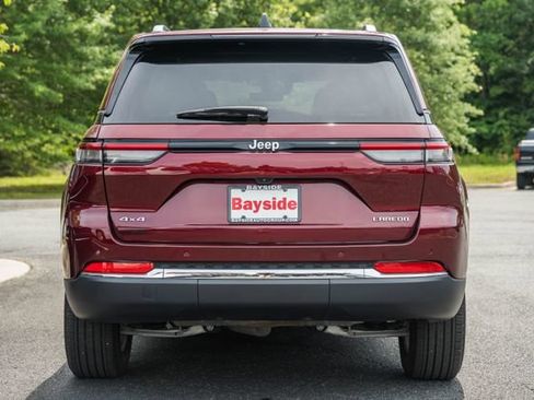 Used 2025 Jeep Grand Cherokee Laredo X w/ Luxury Tech Group I AWD/4WD image 12