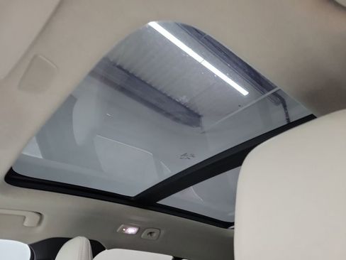 Certified 2024 Volvo XC40 B5 Plus w/ Protection Package Premier image 19