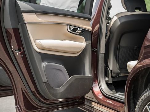 New 2026 Volvo XC90 T8 Plus w/ Protection Package Premier AWD/4WD image 36