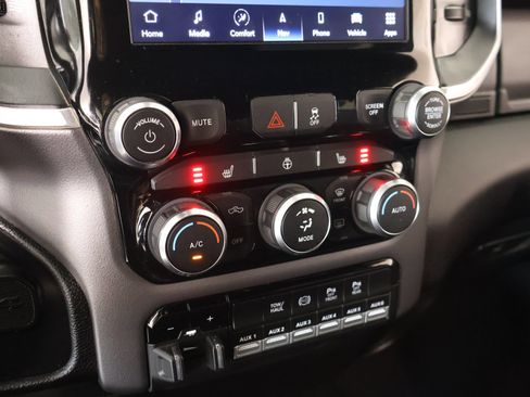 Used 2022 RAM 3500 Big Horn w/ Level A Equipment Group AWD/4WD image 8