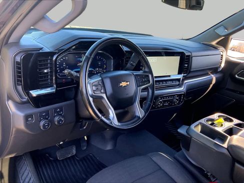 Used 2023 Chevrolet Silverado 1500 LT AWD/4WD image 18