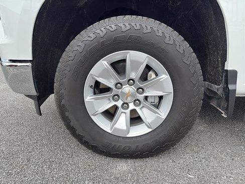 Used 2025 Chevrolet Silverado 1500 W/T w/ WT Value Package AWD/4WD image 9