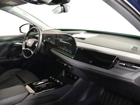 Used 2025 Audi Q6 e-tron Premium Plus w/ Premium Plus image 18