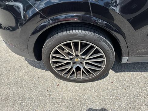 Used 2019 Porsche Cayenne AWD/4WD image 11