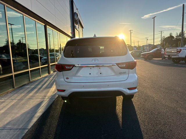 Used 2016 INFINITI QX60 Luxe w/ Premium Plus Package AWD/4WD image 4