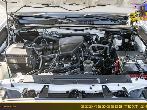 Used 2017 Toyota Tacoma SR5 w/ SR5 Appearance Package (SM) RWD image 17