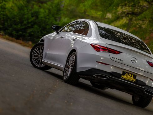 Used 2020 Mercedes-Benz CLA 250 image 24