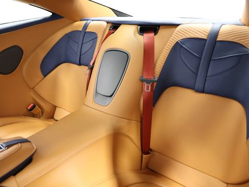 Used 2023 Aston Martin DBS Coupe RWD image 4