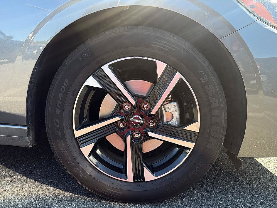 Certified 2025 Nissan Sentra SV FWD image 12