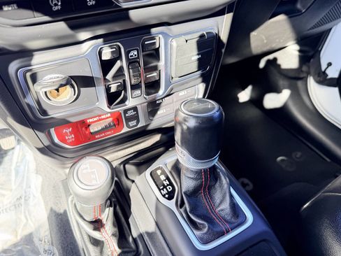 Used 2020 Jeep Gladiator Rubicon image 17