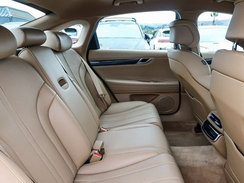 Used 2025 Genesis G80 2.5T image 18