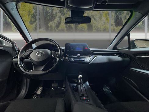 Used 2018 Toyota C-HR XLE FWD image 21