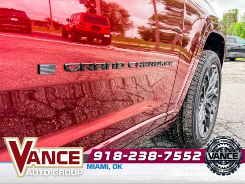 New 2026 Jeep Grand Cherokee L Summit w/ Obsidian Package AWD/4WD image 9