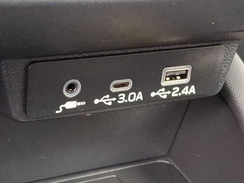 Certified 2025 Subaru Forester Limited image 26