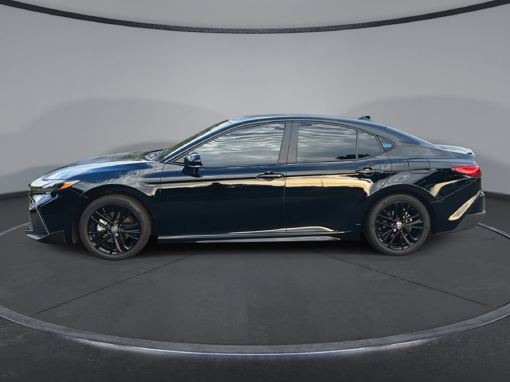Used 2025 Toyota Camry SE FWD image 5