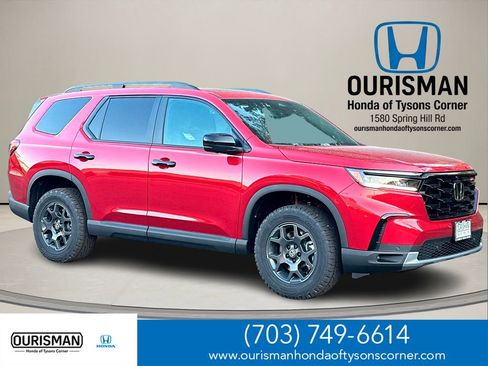 New 2025 Honda Pilot TrailSport image 1