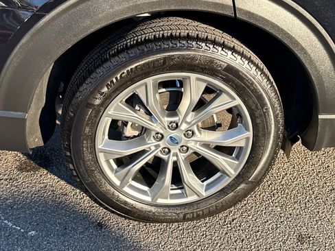 Used 2023 Ford Explorer Limited w/ Limited Technology Package image 45