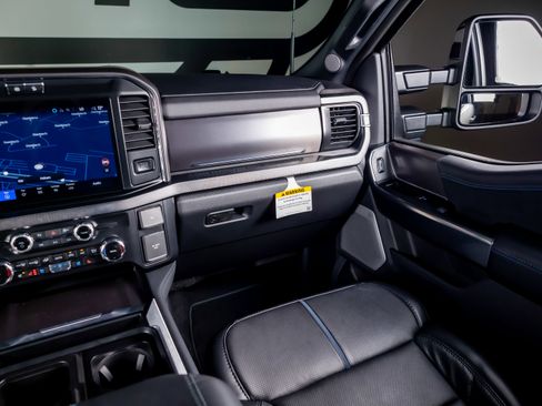 Used 2026 Ford F250 Platinum AWD/4WD image 7