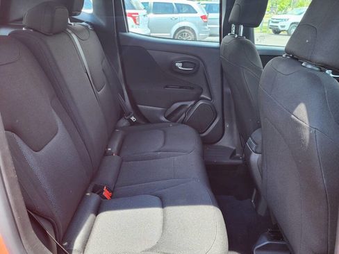 Used 2021 Jeep Renegade Sport image 17