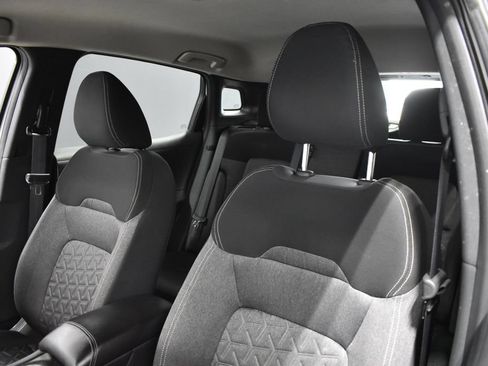 Certified 2025 Nissan Kicks SV AWD/4WD image 16