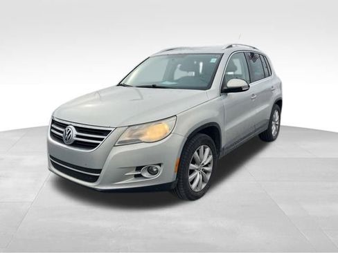 Used 2011 Volkswagen Tiguan 2WD image 3