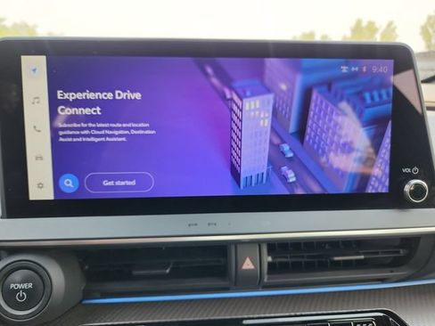 Certified 2025 Toyota Prius XLE FWD image 28