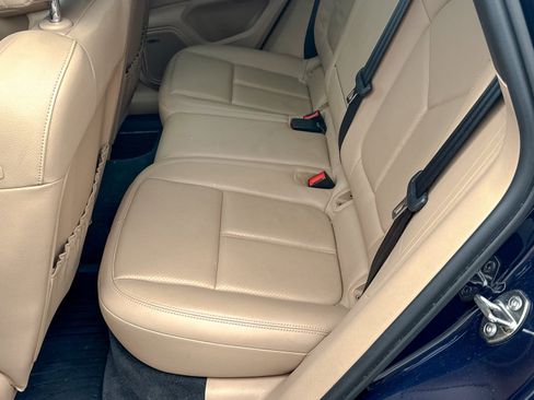 Used 2021 Porsche Macan Base image 22