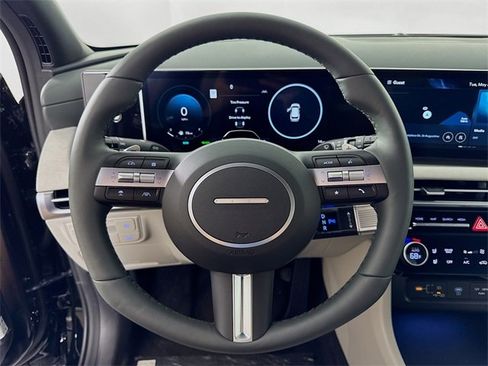 New 2025 Hyundai Tucson Limited image 16