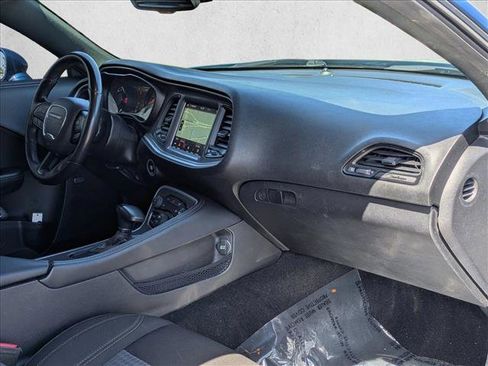 Used 2022 Dodge Challenger SXT AWD/4WD image 21