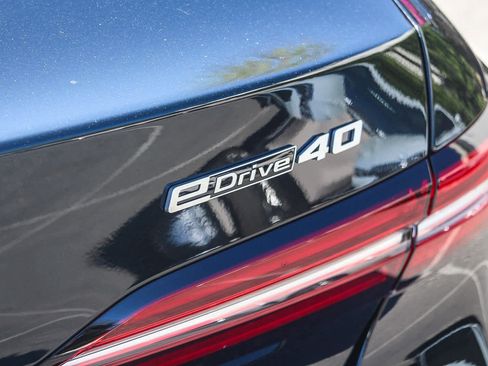 New 2026 BMW i5 eDrive40 w/ Premium Package image 25