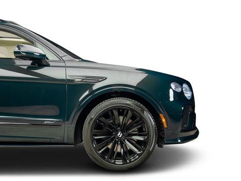 Used 2021 Bentley Bentayga Speed AWD/4WD image 27
