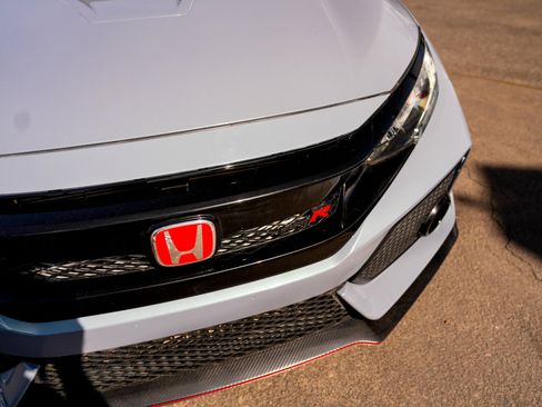 Used 2019 Honda Civic Type R image 18