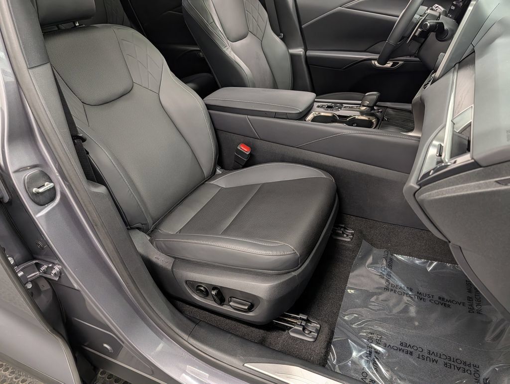 Used 2023 Lexus RX 350 Premium w/ Accessory Package AWD/4WD image 34