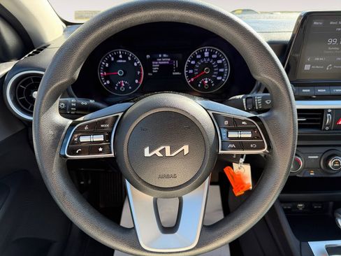Used 2022 Kia Forte LXS image 13