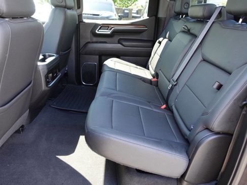 Used 2022 Chevrolet Silverado 1500 LT Trail Boss w/ LT Trail Boss Premium Package AWD/4WD image 30